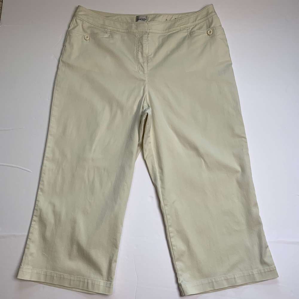 CHICOS cream colored crop pants size 2